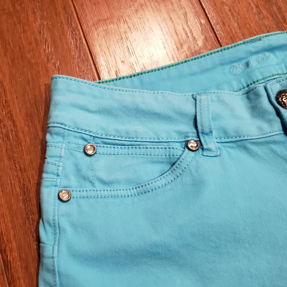 Wrangler Stud Pocket Cut Off Hem Shorts, Aqua - Size 7/8